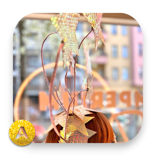 Weißer Kopfputz Sternenzauber mit Sternenmotiv - Kopfputz, Sternenkrone, Haarreif, Sternenzauber, Glitzerkrone, Kostüm, Party, Accessoire, Bühne, Hochzeit, Glitterimperium, Elli Fatale