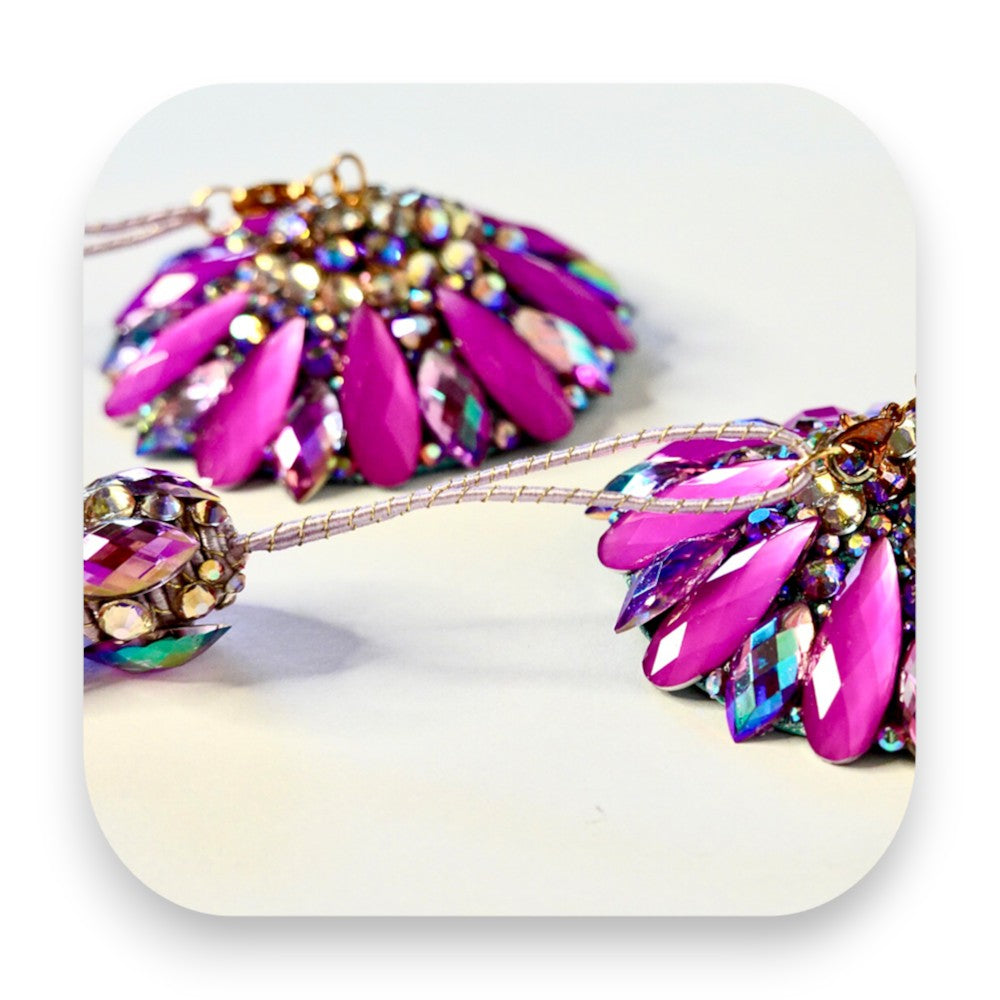 Runde lila Pasties mit abnehmbaren Tassel Wings und Strasssteinen - pastie, nippelabdeckung, nippelpad, nippelcover, burlesque, lila, rund, tassel, handgefertigt, leder, Glitterimperium