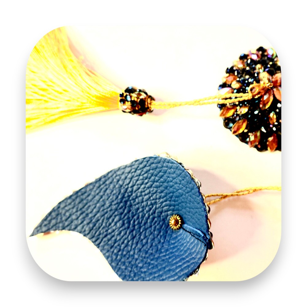 Handgefertigte Pasties mit abnehmbaren Tassel Wings in Dunkelblau-Gold - pastie, nippelabdeckung, nippelpad, nippelcover, burlesque, dunkelblau, gold, tassel, handgefertigt, leder, Glitterimperium