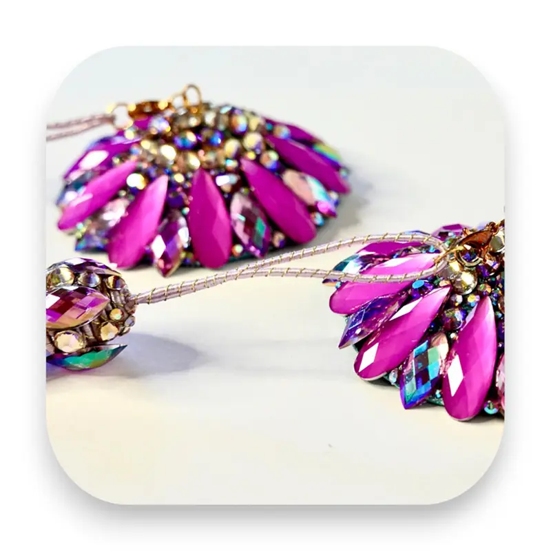 Pasties mit abnehmbaren Tassel Wings und Strasssteinen - pastie, nippelabdeckung, nippelpad, nippelcover, burlesque, lila, rund, tassel, handgefertigt, leder, Glitterimperium