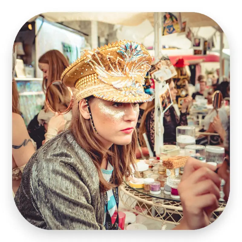 Glitterimperium mit Elli Fatale bei der Superbloom mit ihrem Glitter Make-Up